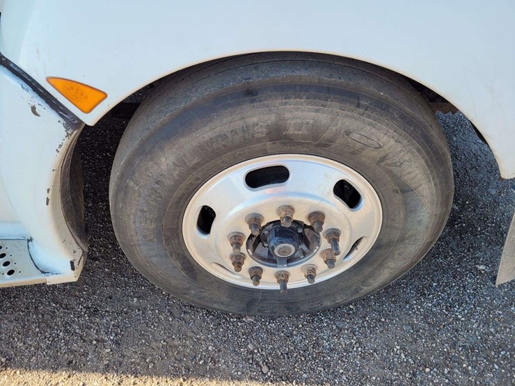 2009-kenworth-t600-image-17