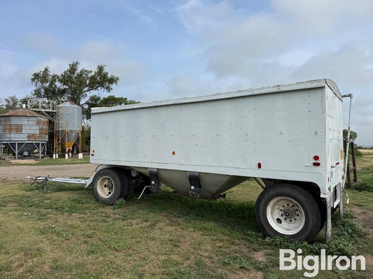 1977-colt-s/a-pup-grain-trailer-w/dolly-image-7