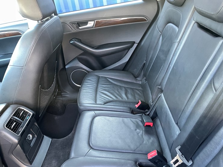 2010-audi-q5-image-55