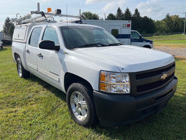 2010-chevrolet-silverado-image-3
