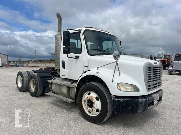 freightliner-business-class-m2-112-image-9
