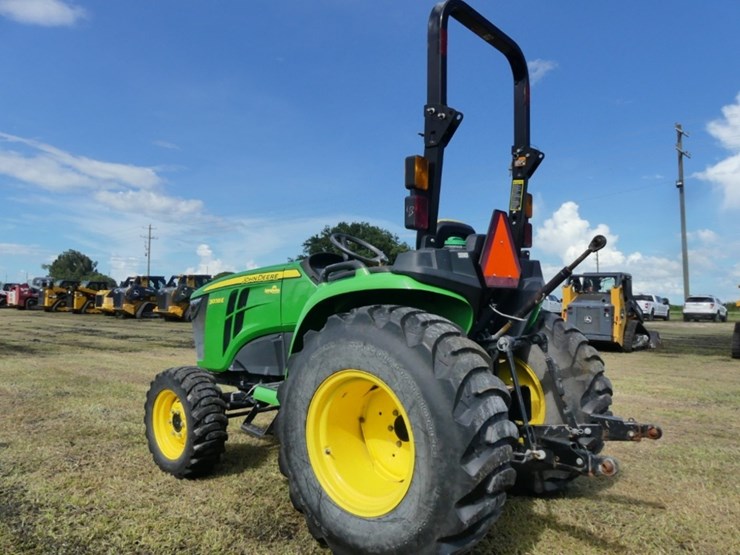 john-deere-3038e-image-4