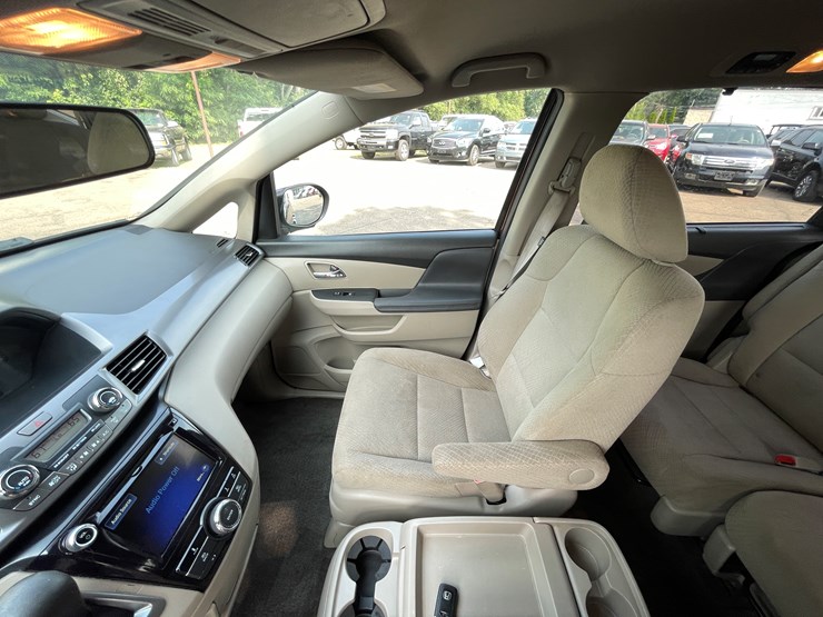 2014-honda-odyssey-image-53