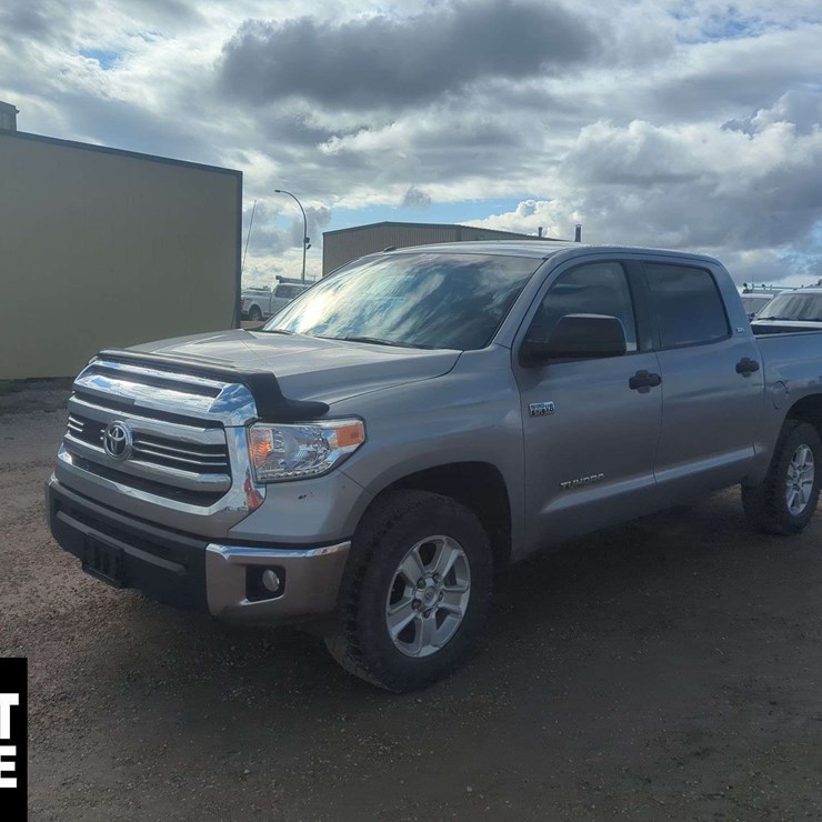 2017 TOYOTA TUNDRA