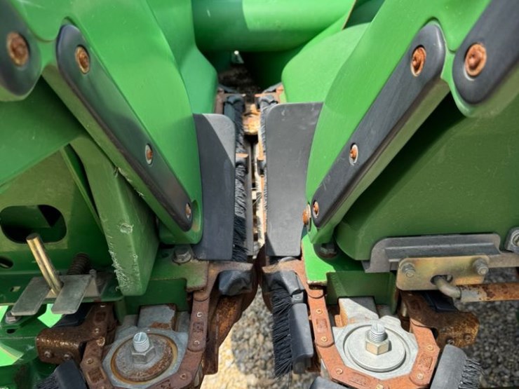 2010-john-deere-608c-image-9