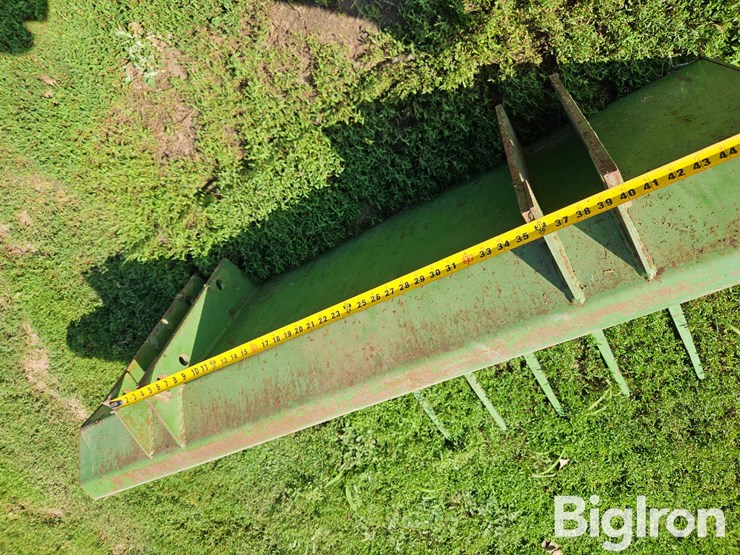 john-deere-158-image-10