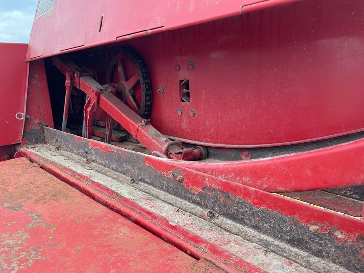 new-holland-311-image-54