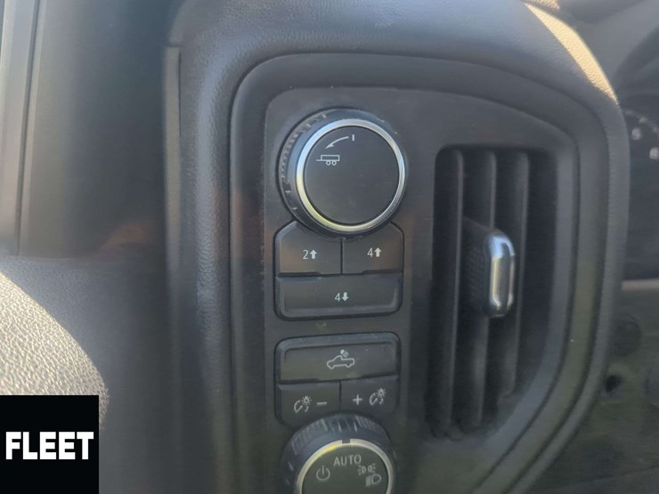 2020-chevrolet-silverado-2500hd-image-12