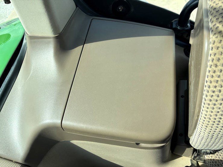 2018-john-deere-8370r-image-95