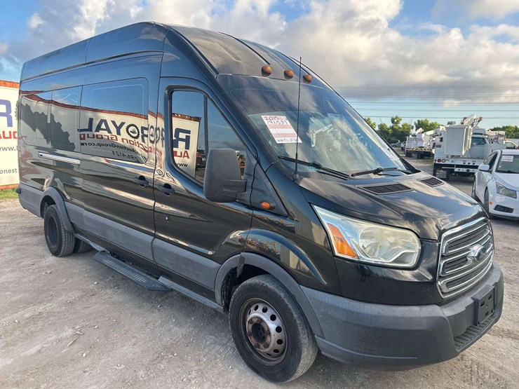 2015-ford-transit-image-2