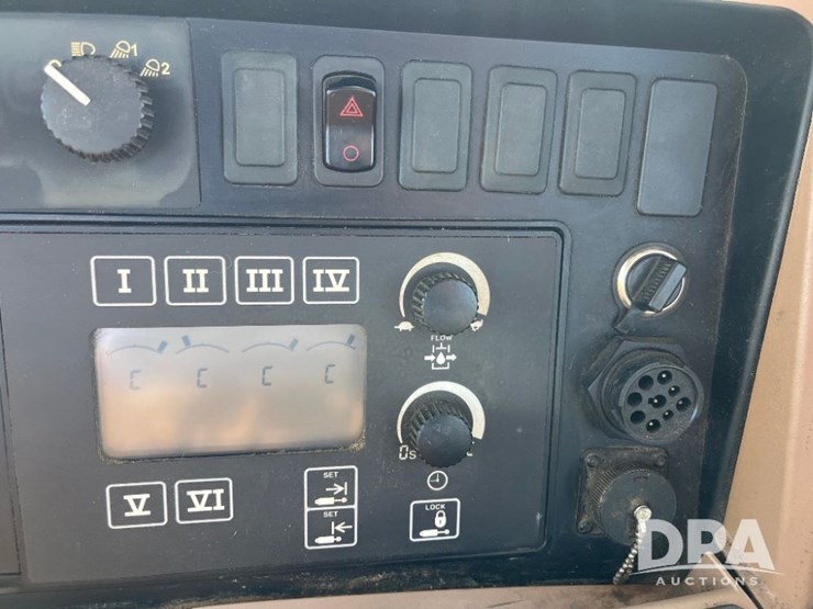 2010-john-deere-9530t-image-67