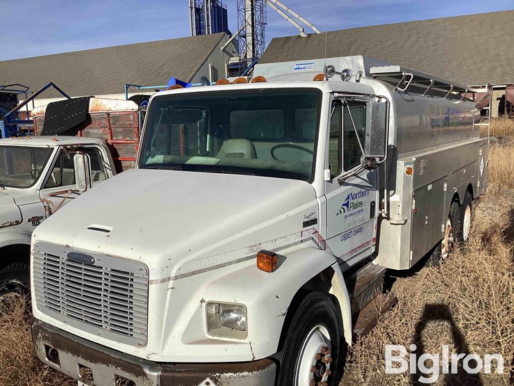 1998-freightliner-fl70-image-15