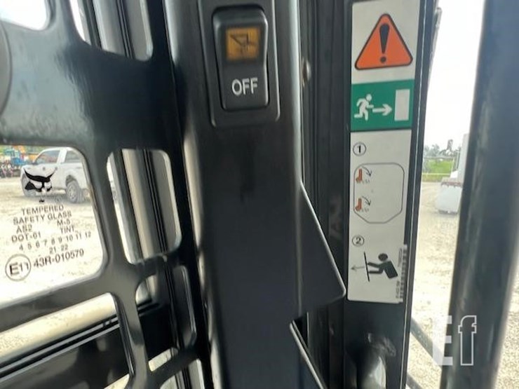 2020-bobcat-t870-image-36