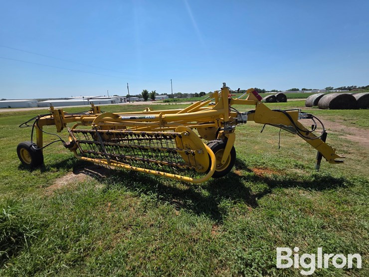 2013-vermeer-r2300-image-4
