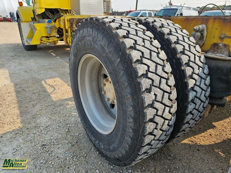 2009-kenworth-t800-image-21