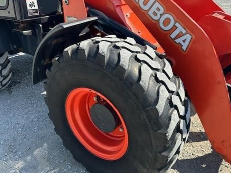 2020-kubota-r630-image-12