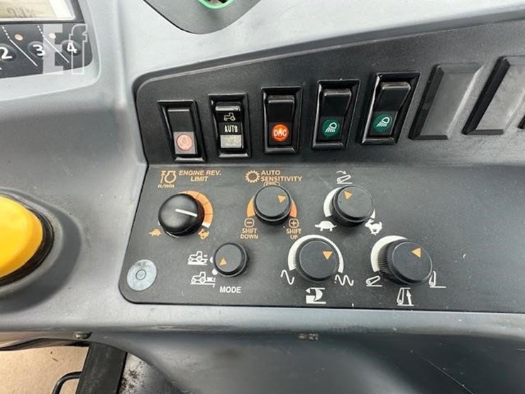 kubota-m110gx-image-31