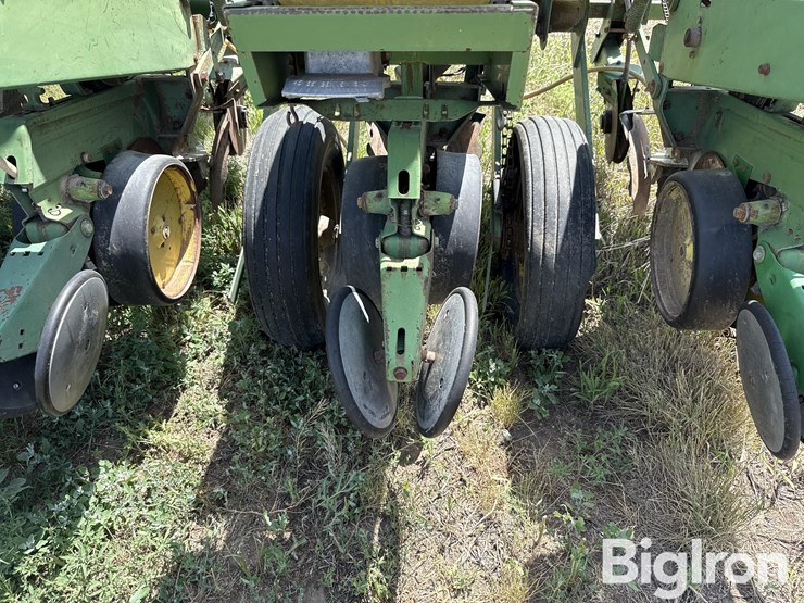 john-deere-7000-image-19