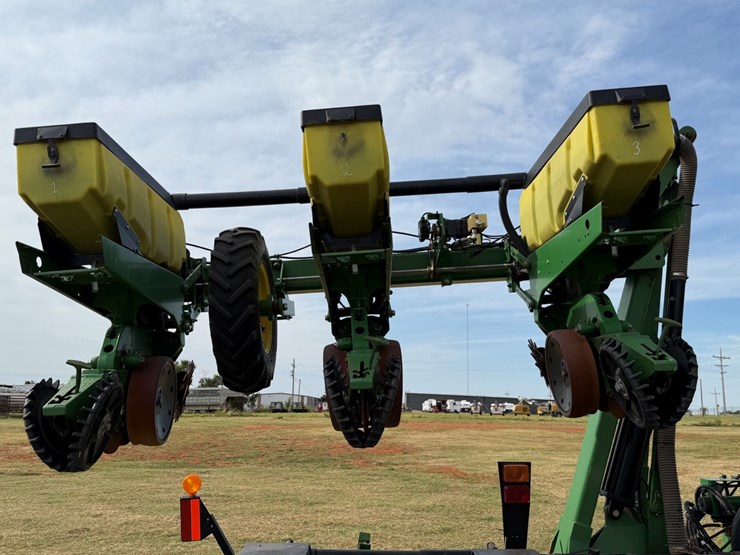 john-deere-1720-image-6