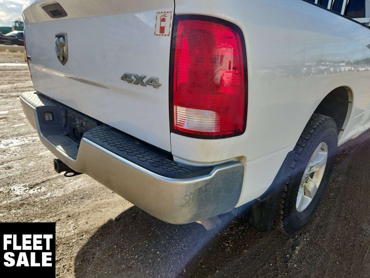 2013-ram-1500-slt-image-27