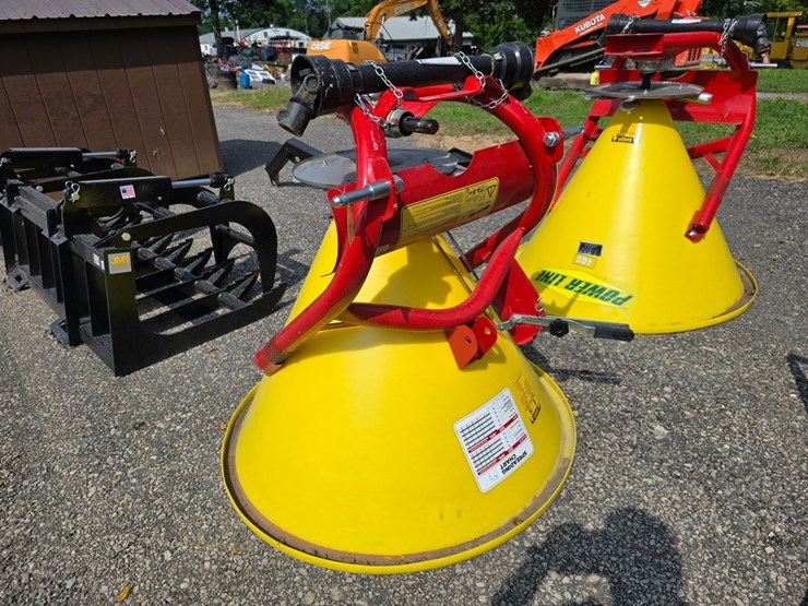 new-power-line-400-plastic-3pt.-spin-spreader-image-4