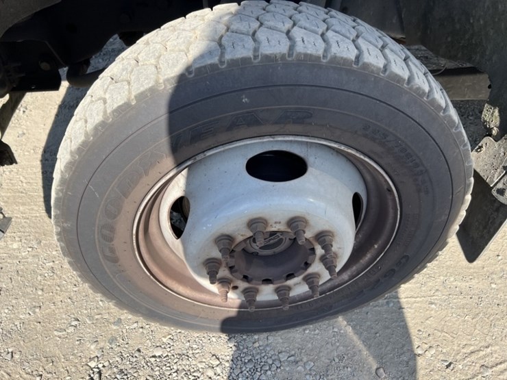 2012-ford-f550-image-18