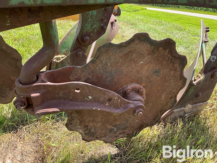 john-deere-810-image-18