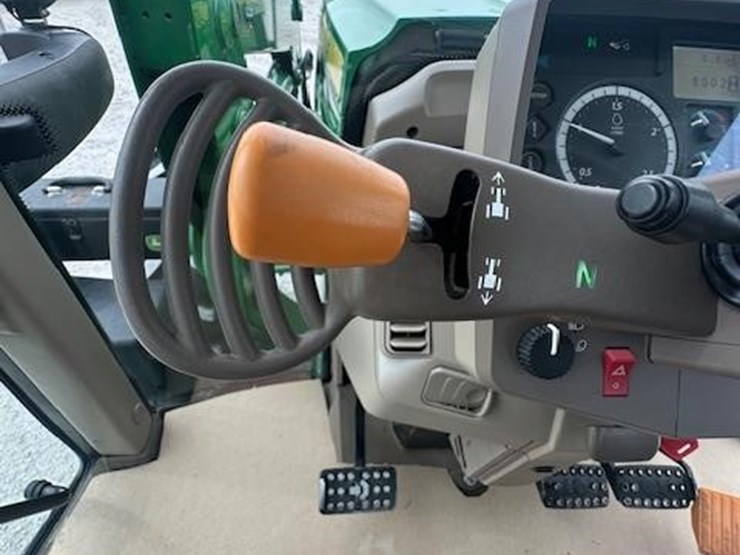 john-deere-6115m-image-11