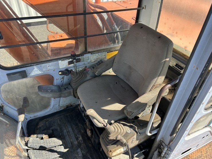 hitachi-ex200-2-image-25