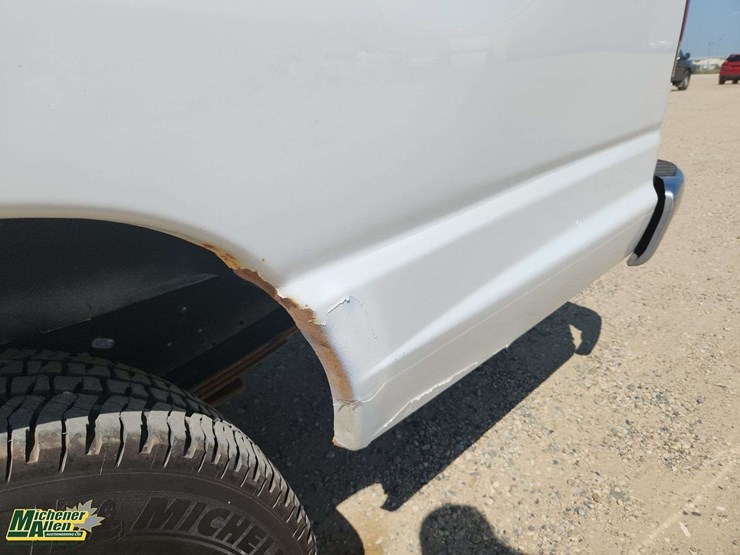 2014-ford-cargo-image-34