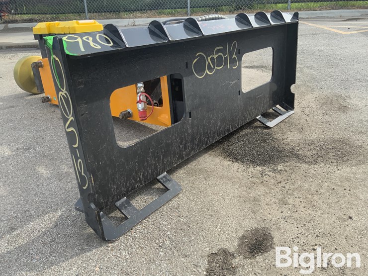 2025-post-pounder-giyi-680-skid-steer-post-driver-image-10
