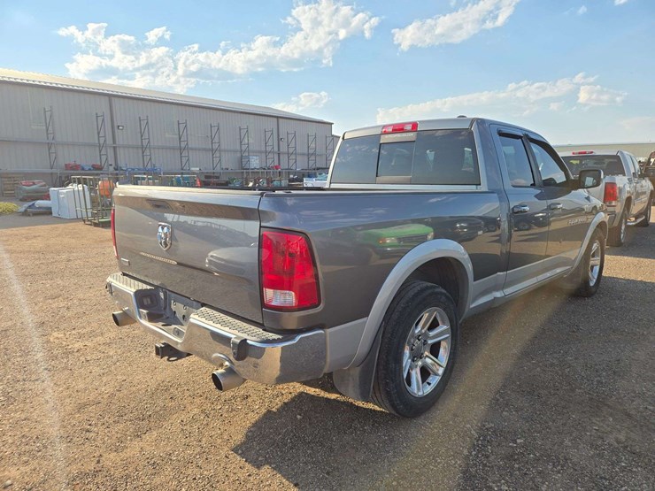 2012-ram-1500-laramie-image-3