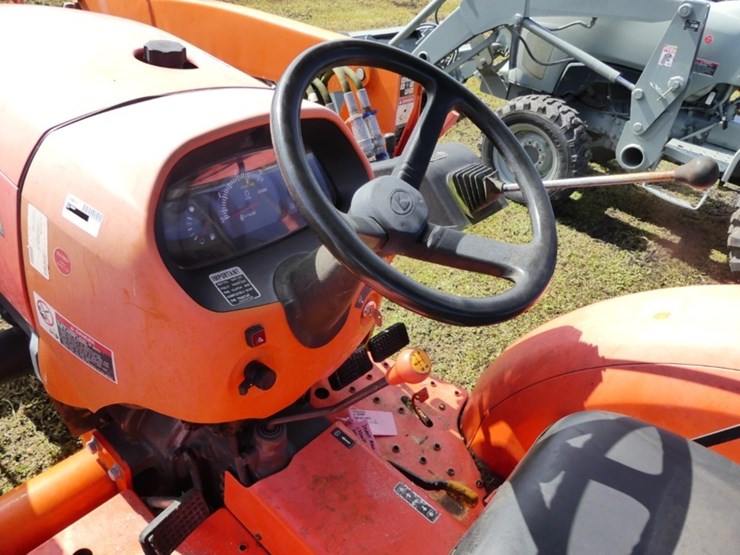 2011-kubota-l3200-image-13