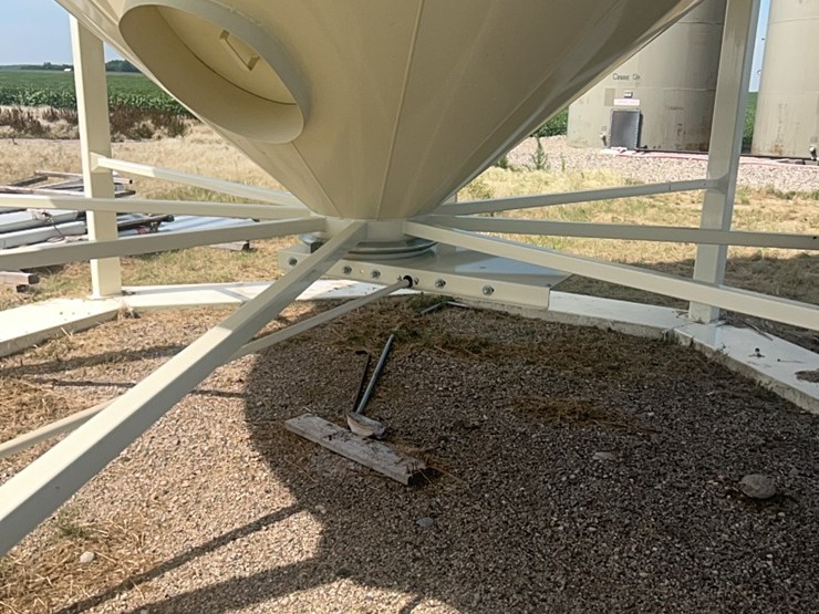 concept-7500-bushel-hopper-bin,-fully-equipped-with-agi-grainguard-10-hp-bin-fan-with-three-phase-electric-motor-image-40