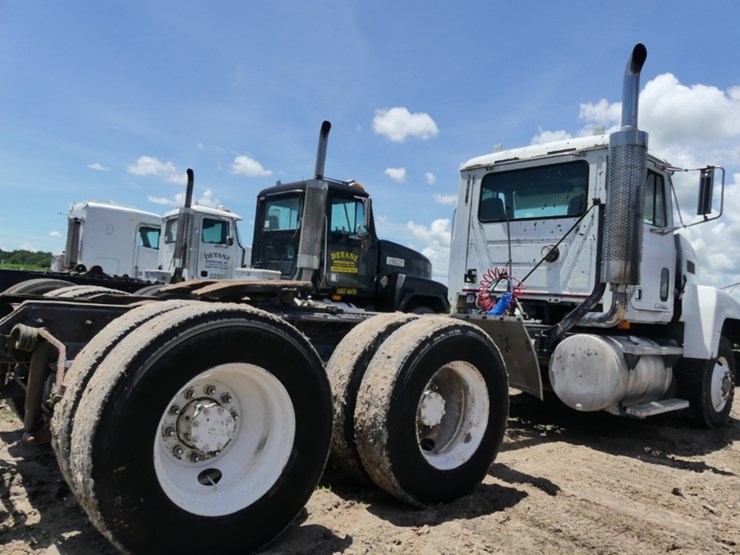 1999-mack-ch613-image-3