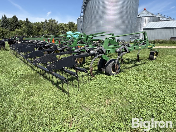 2010-john-deere-2410-image-5