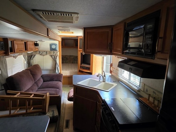 2003-fleetwood-2-axle-camper-(title)-image-54