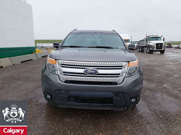 2014-ford-explorer-xlt-image-15