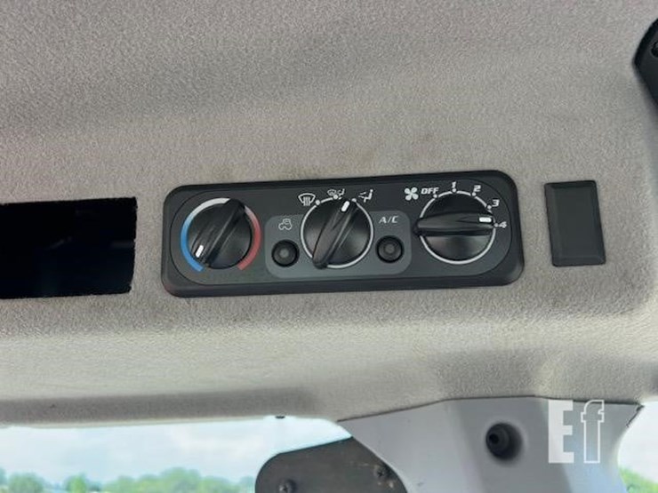 kubota-m5-111d-image-35