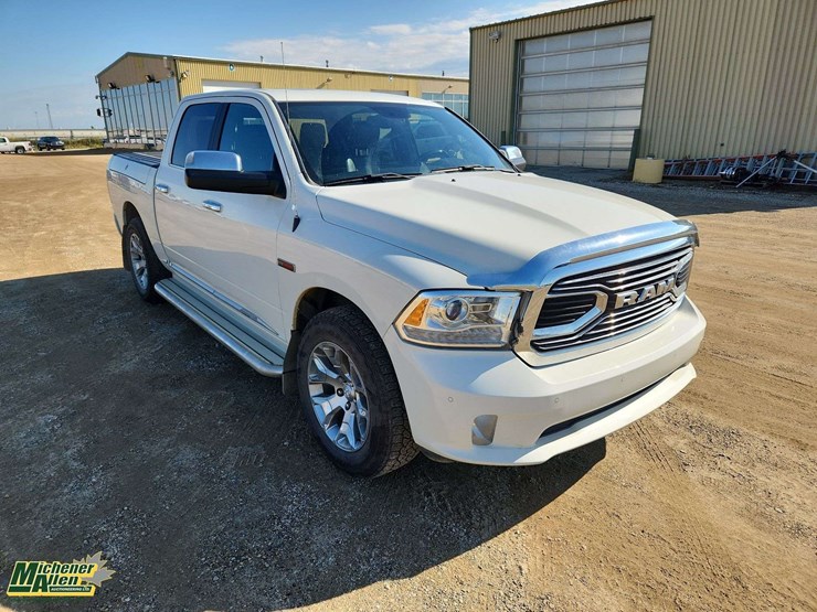 2016-ram-1500-laramie-image-2