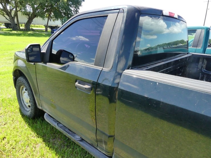 2018-ford-f150-xl-image-8