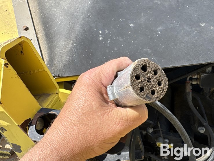 2010-john-deere-678-image-12