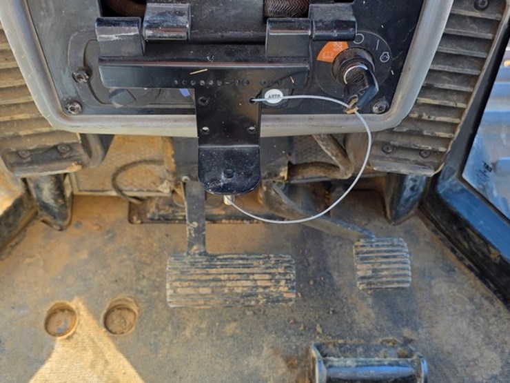 2019-caterpillar-d6n-lgp-image-75