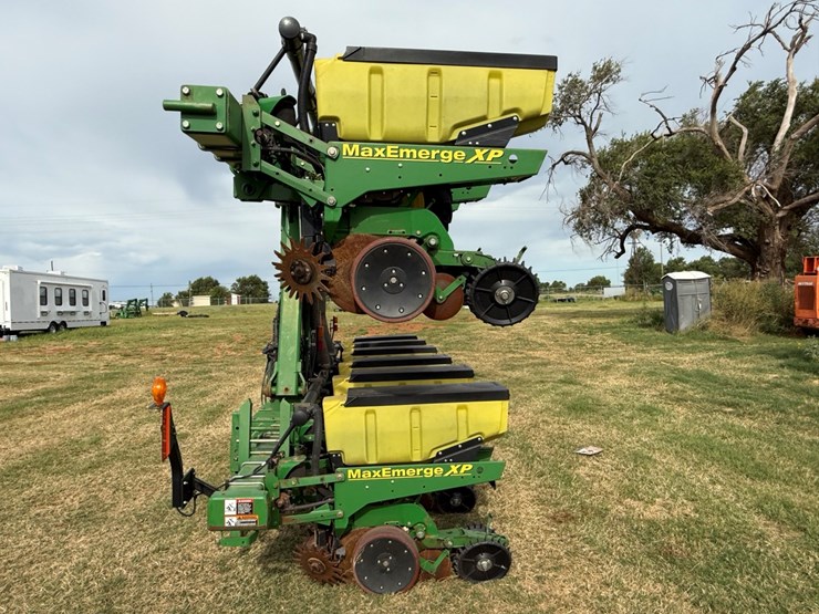 john-deere-1720-image-12