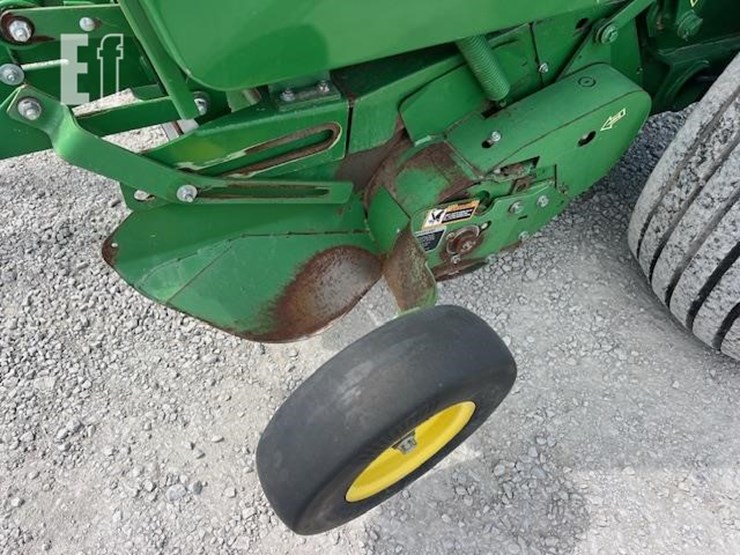 john-deere-560m-image-19