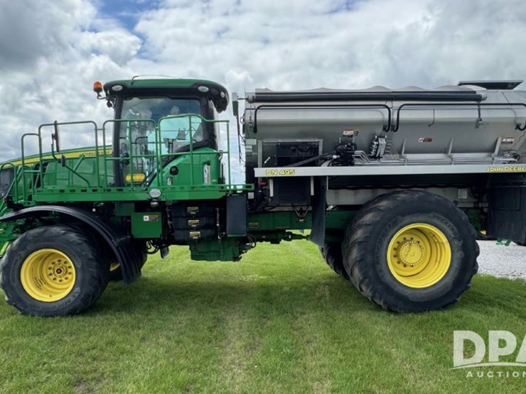 2020-john-deere-f4365-image-1