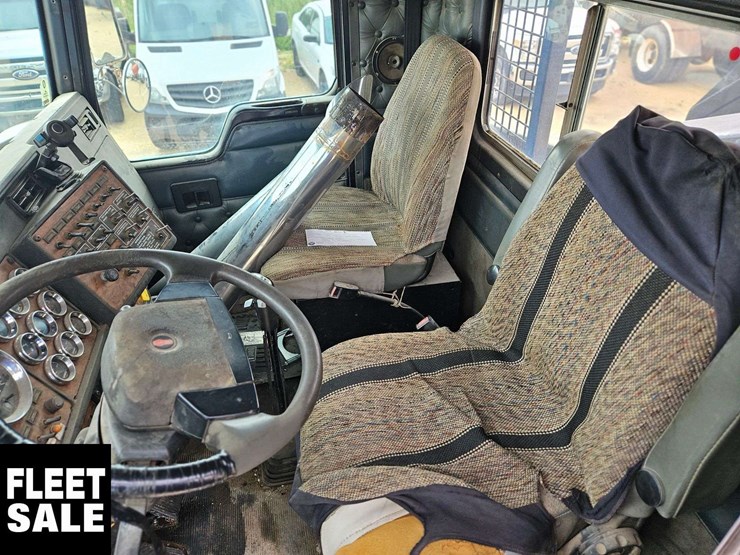 2000-kenworth-t800-image-13