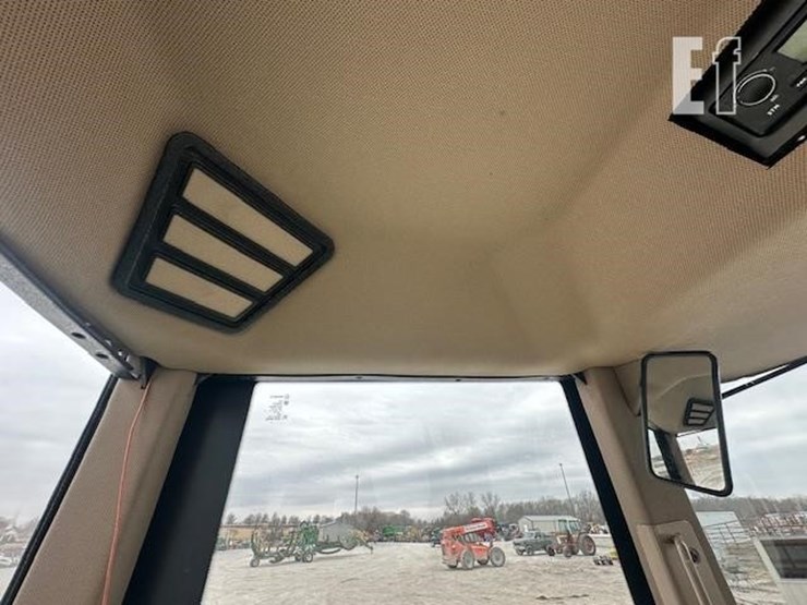 1989-john-deere-8760-image-31