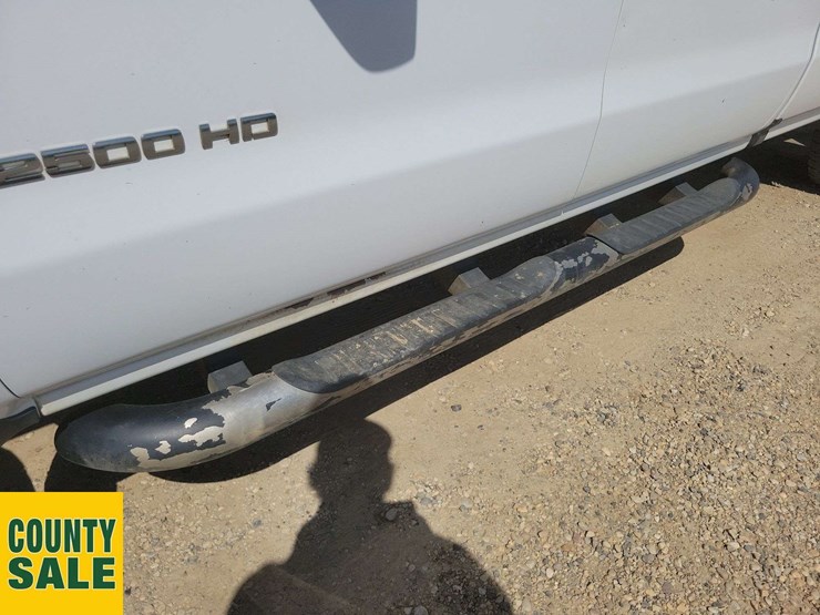 2017-chevrolet-silverado-2500hd-image-35
