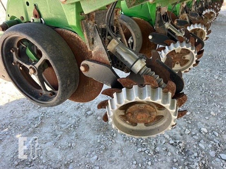 2009-john-deere-1770nt-image-62